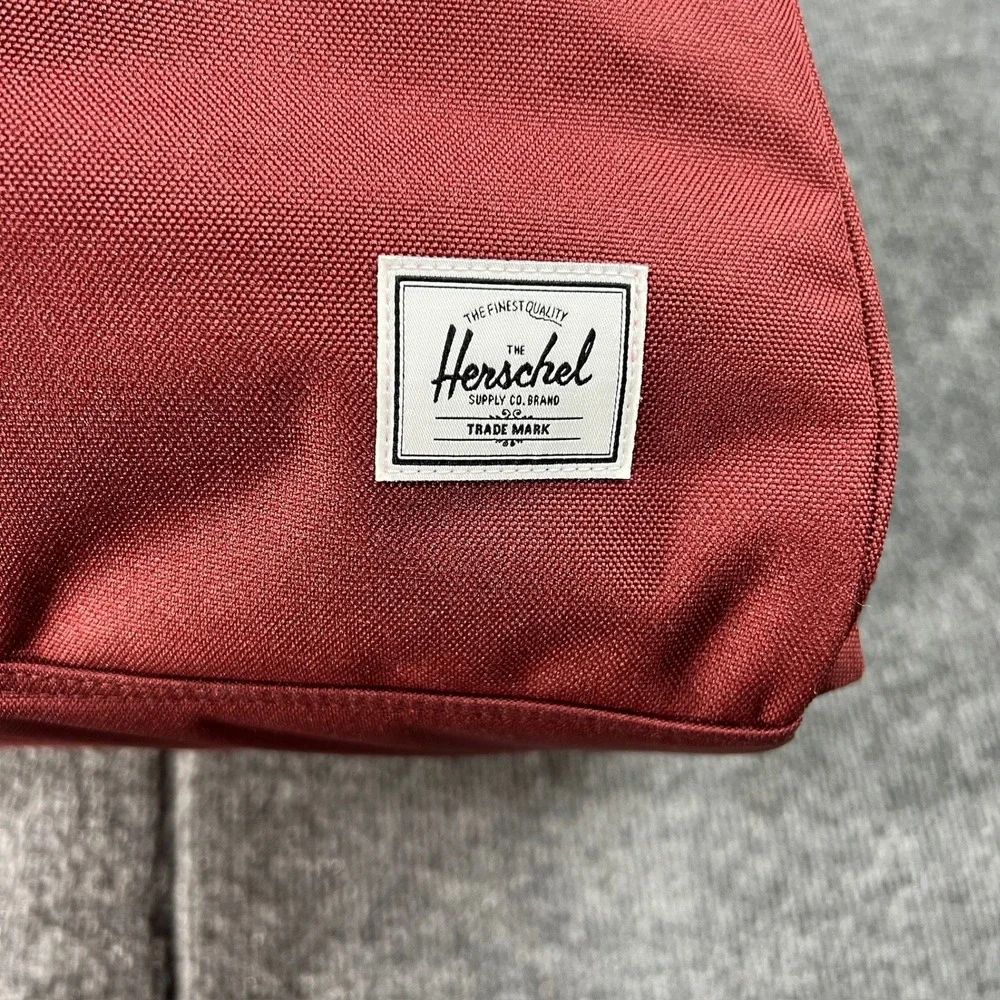 NWT Herschel Novel Duffle Bag 43L Travel Gym Weekender Tote Oxblood Red Quilted - Picture 2 of 8